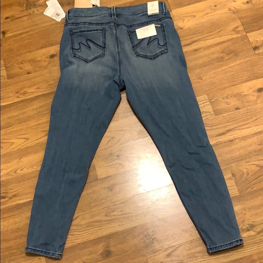 Jeans - Picture 2 of 6